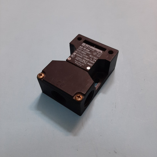 سوییچ ایمنی Schmersal AZ 15 ZVR