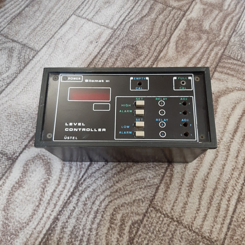کنترلکننده سطح مایعات ÜSTEL Silomat 821