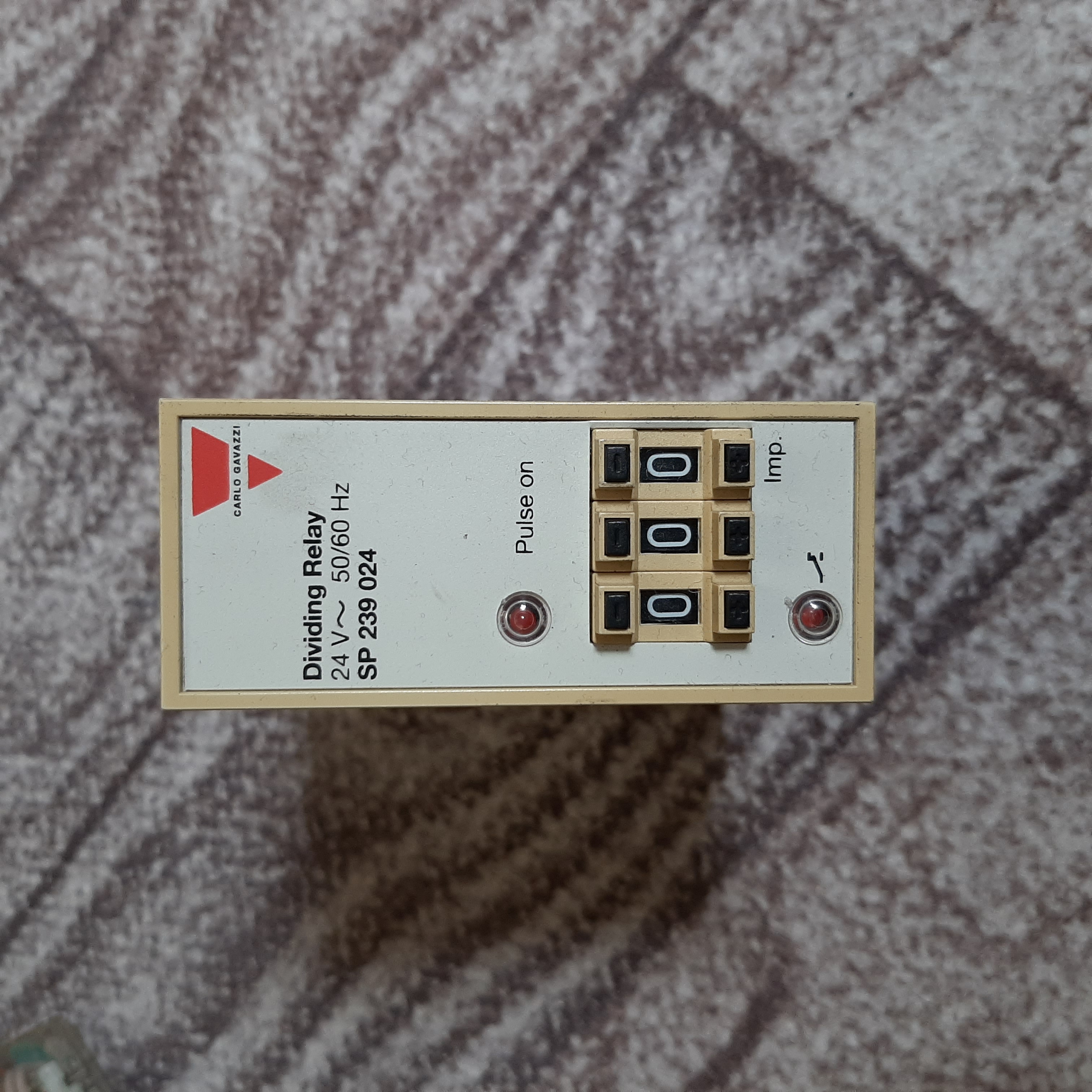 رله صنعتی CARLO GAVAZZI SP239 024