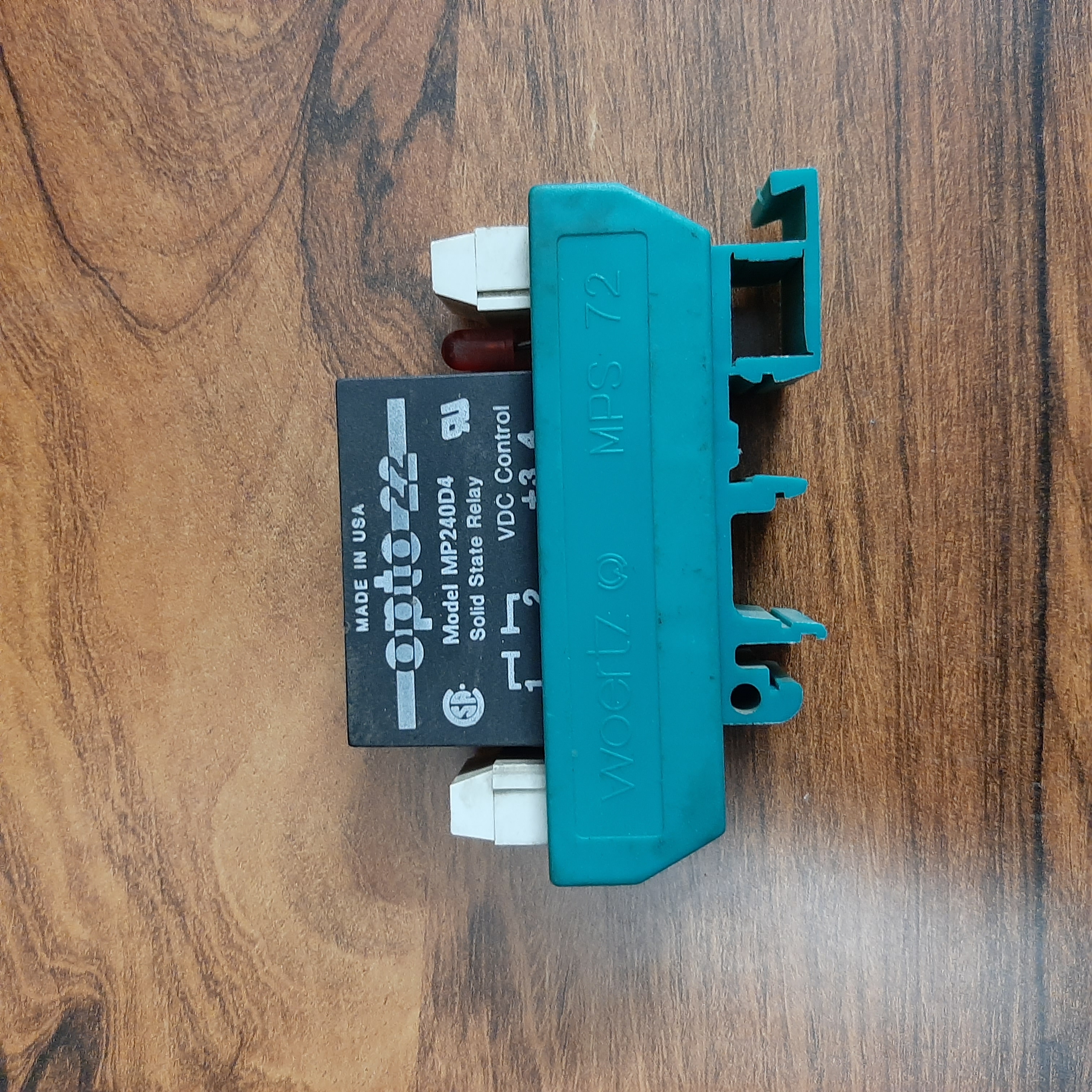 رله حالت جامد OPTO 22 MP240D4 به همراه پایه WERTZ MPS 72
