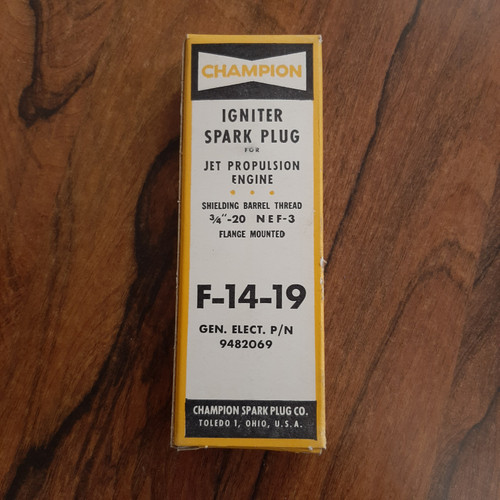 شمع جرقهزن موتور جت Champion F-14-19 (Igniter Spark Plug)