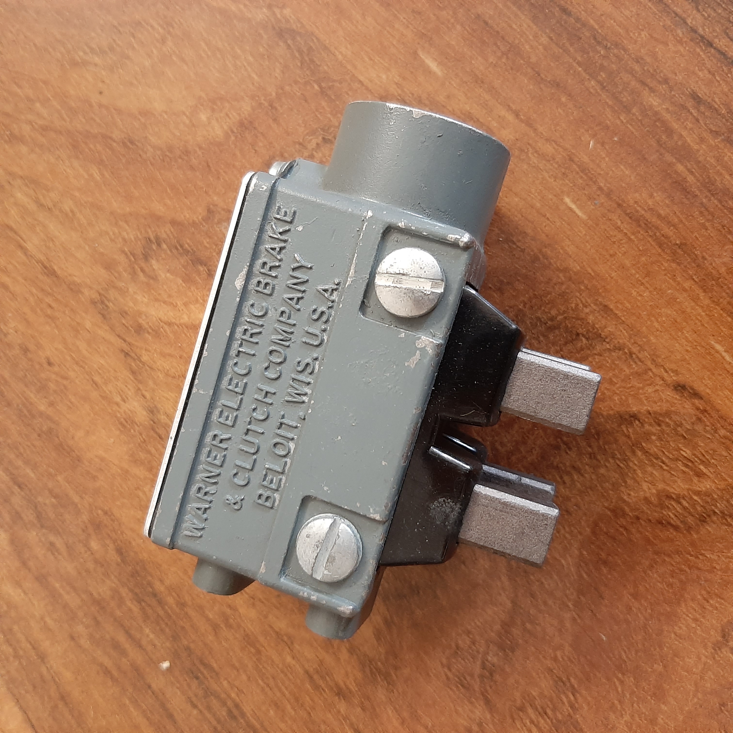 جا ذغالی موتور DC Warner Electric (Brush Holder Assembly)