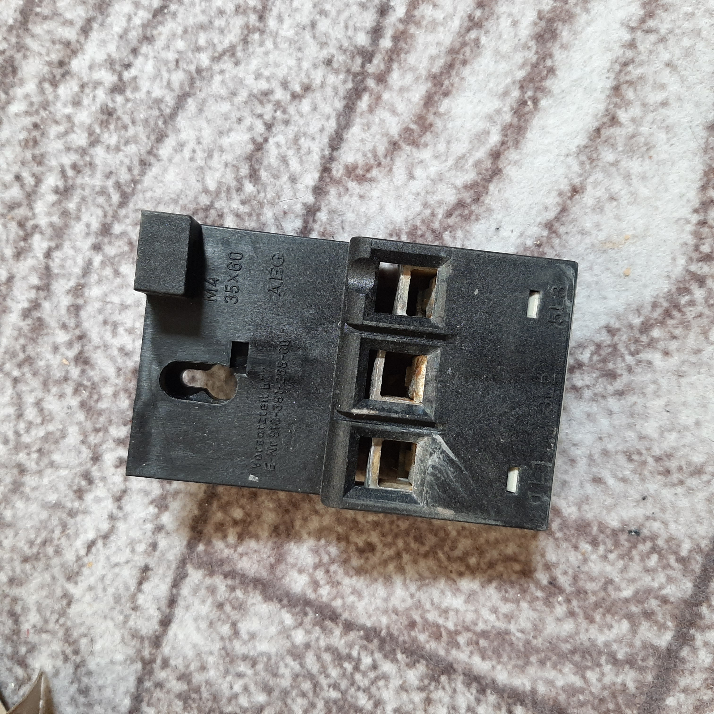 کنتاکت کمکی 4 آمپر 690 ولت مدل W4 35X90
