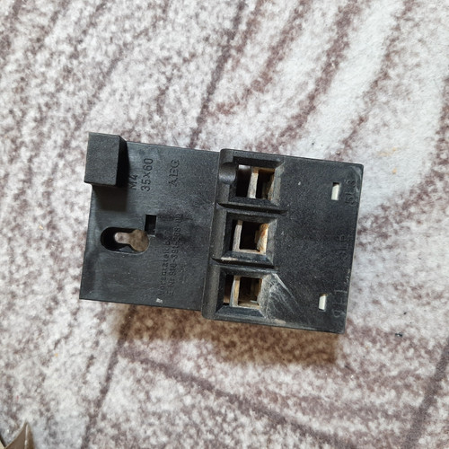 کنتاکت کمکی 4 آمپر 690 ولت مدل W4 35X90