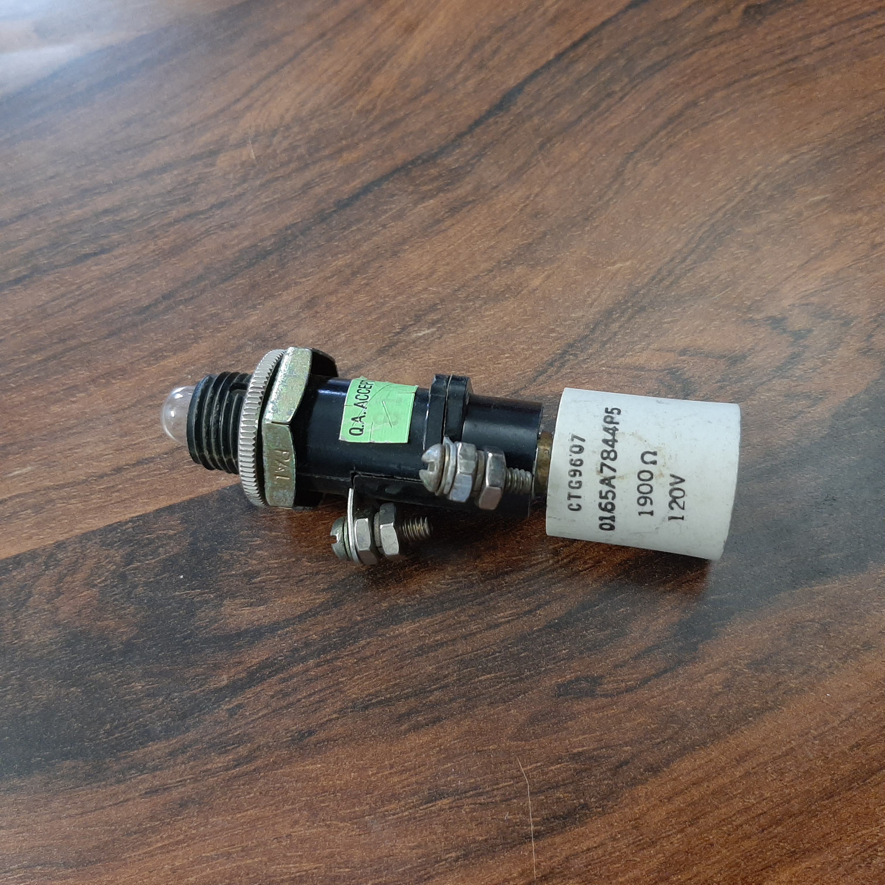 چراغ سیگنال صنعتی CTG9607 – Q165A7844F5