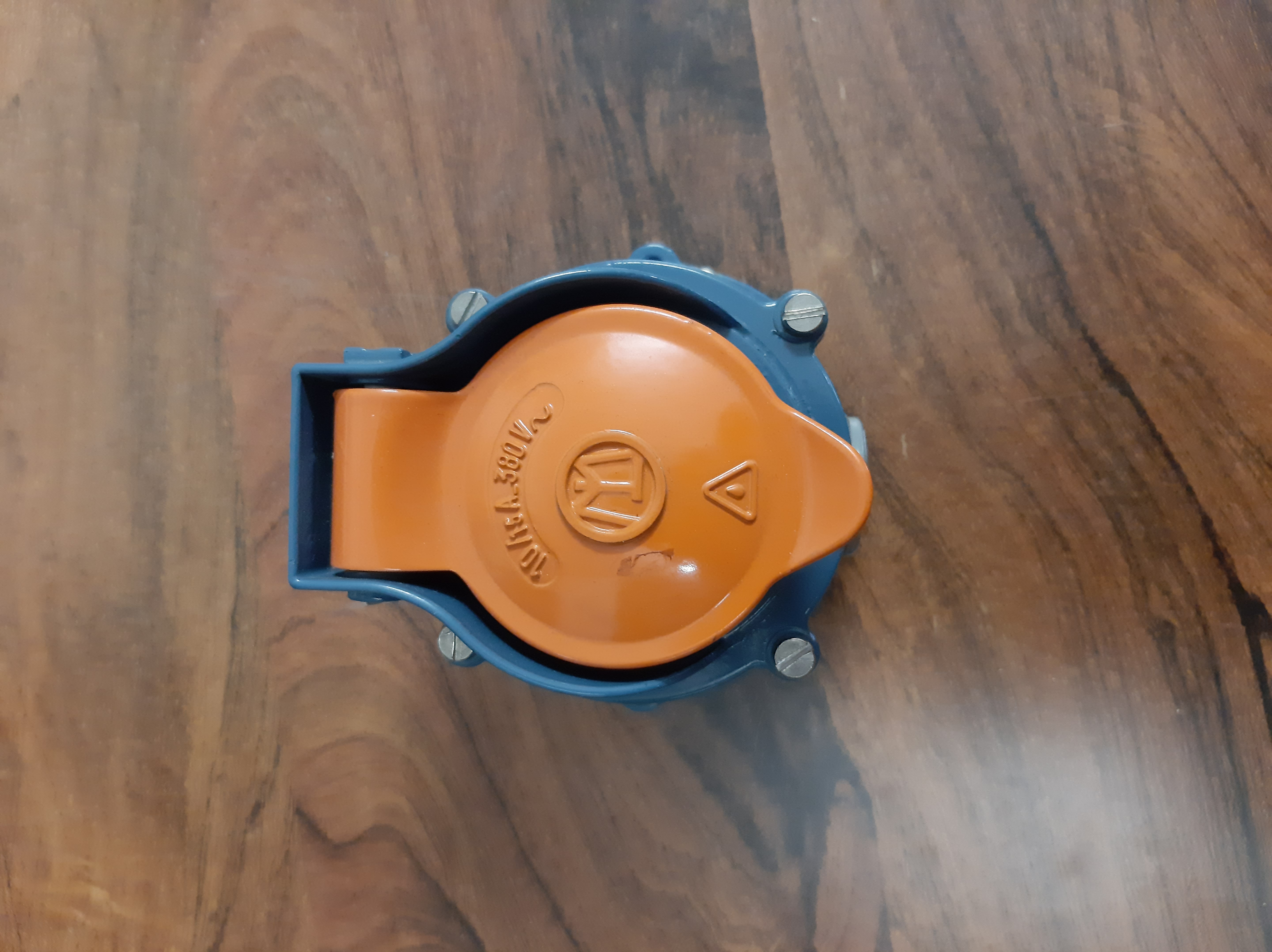 پریز صنعتی روکار 10A، 380V