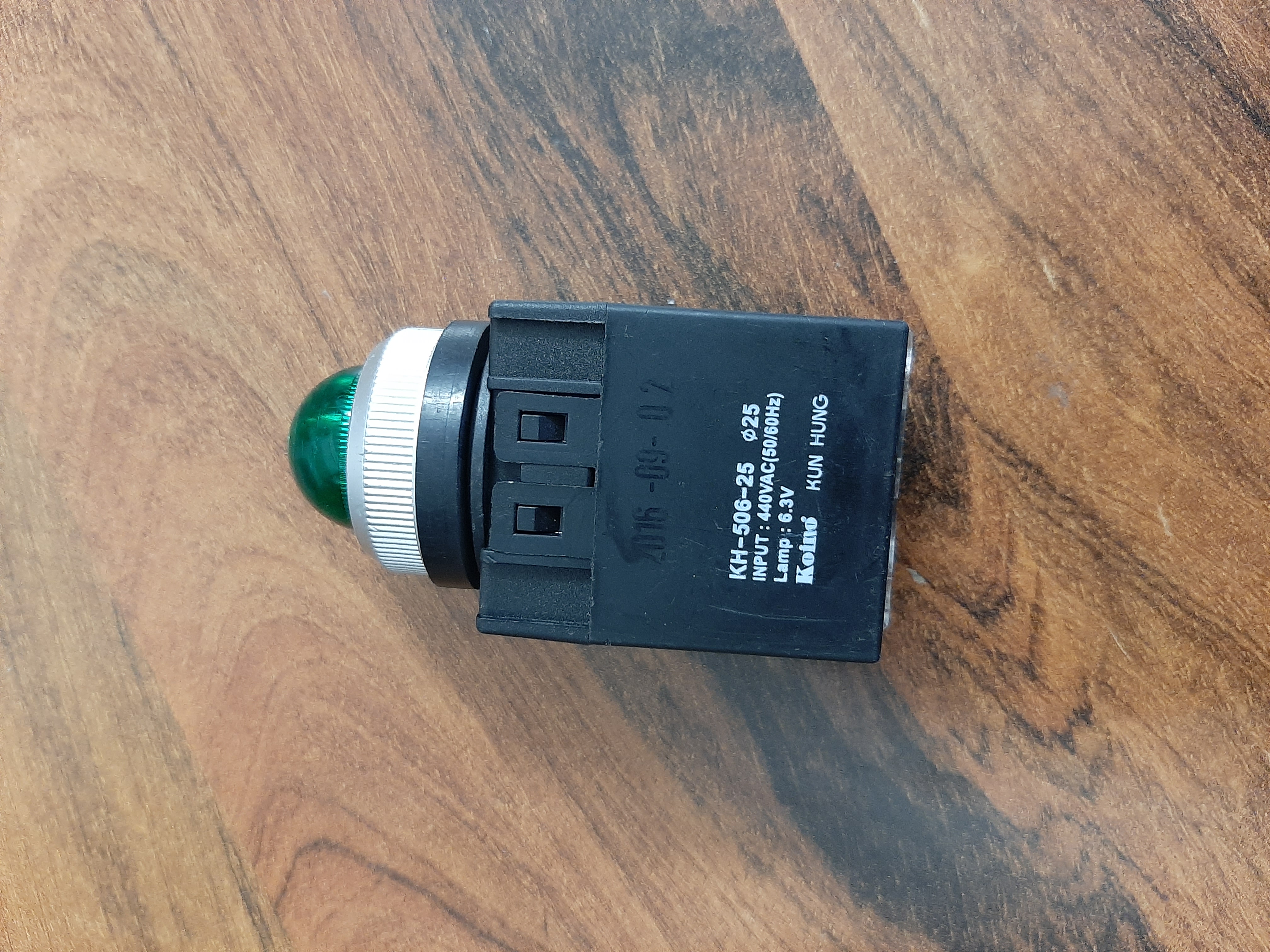 چراغ سیگنال KOINO KH-506-25 – 440VAC با لامپ 6.3V